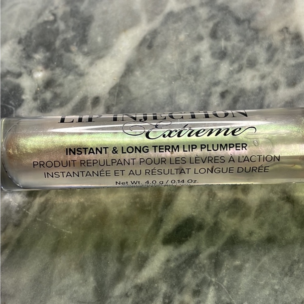Too Faced Lip Injection Extreme - Picture 2 of 3